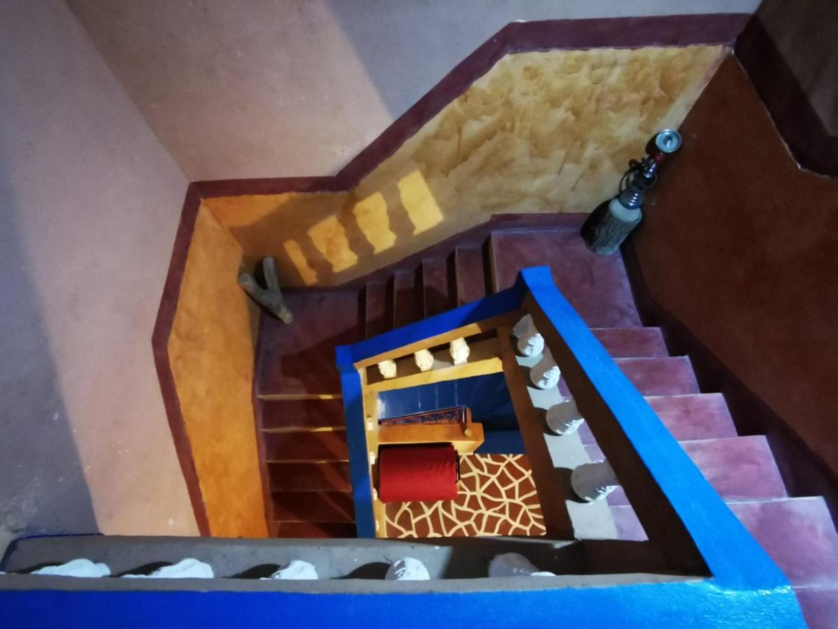 Riad Tigmi Du Soleil آيت بن حدو المظهر الخارجي الصورة