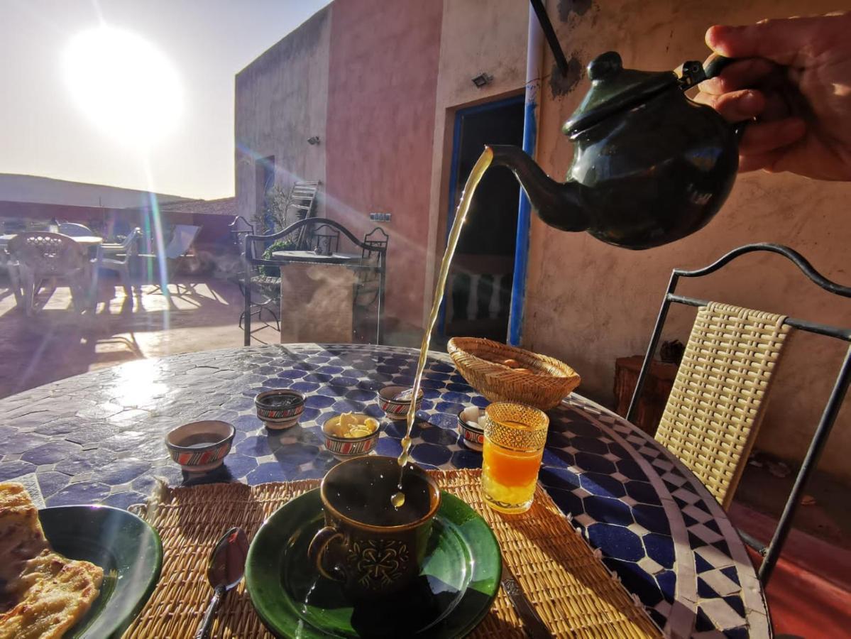 Riad Tigmi Du Soleil آيت بن حدو المظهر الخارجي الصورة