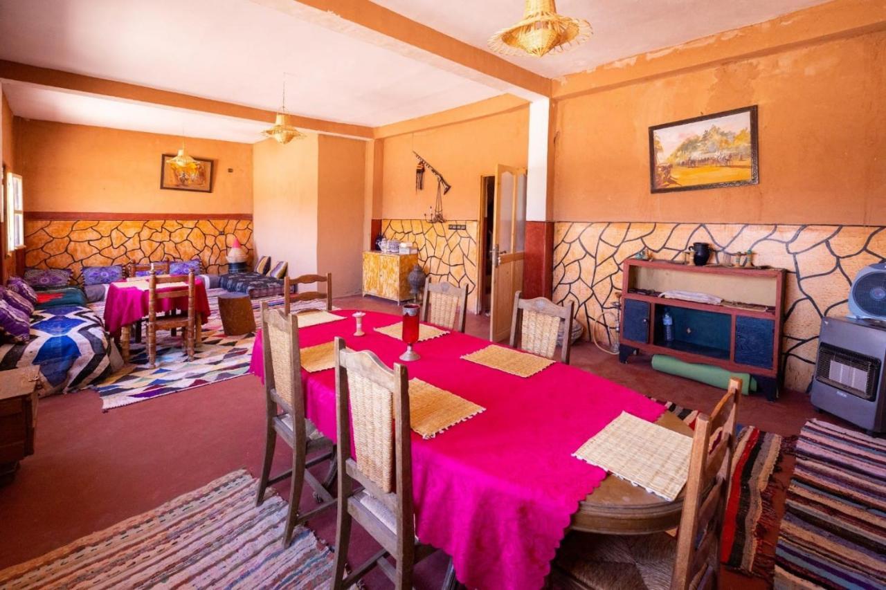 Riad Tigmi Du Soleil آيت بن حدو المظهر الخارجي الصورة