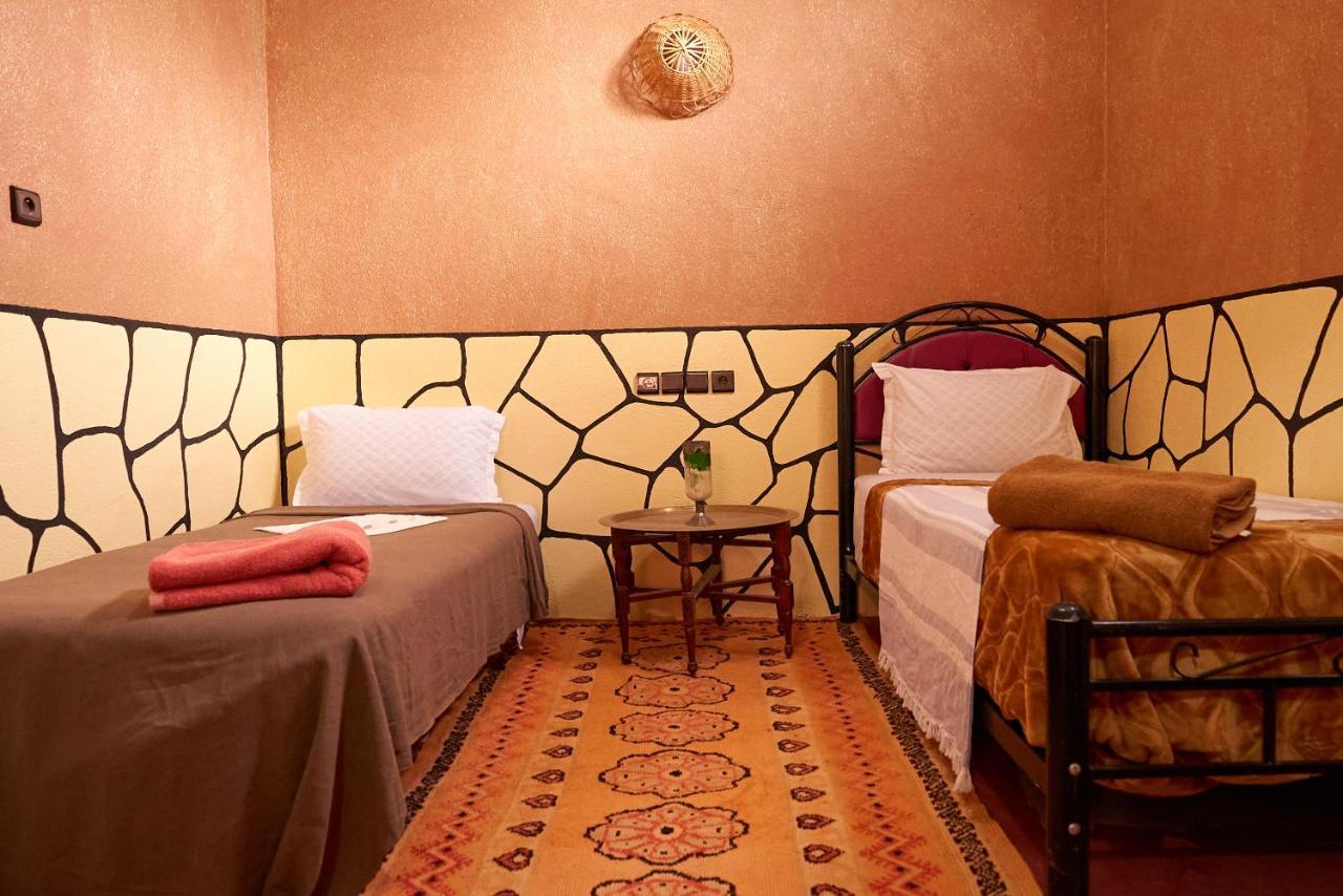 Riad Tigmi Du Soleil آيت بن حدو المظهر الخارجي الصورة