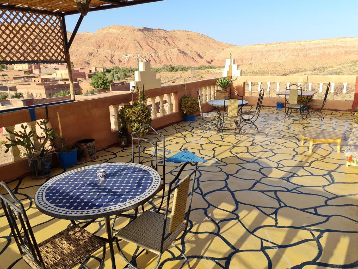 Riad Tigmi Du Soleil آيت بن حدو المظهر الخارجي الصورة