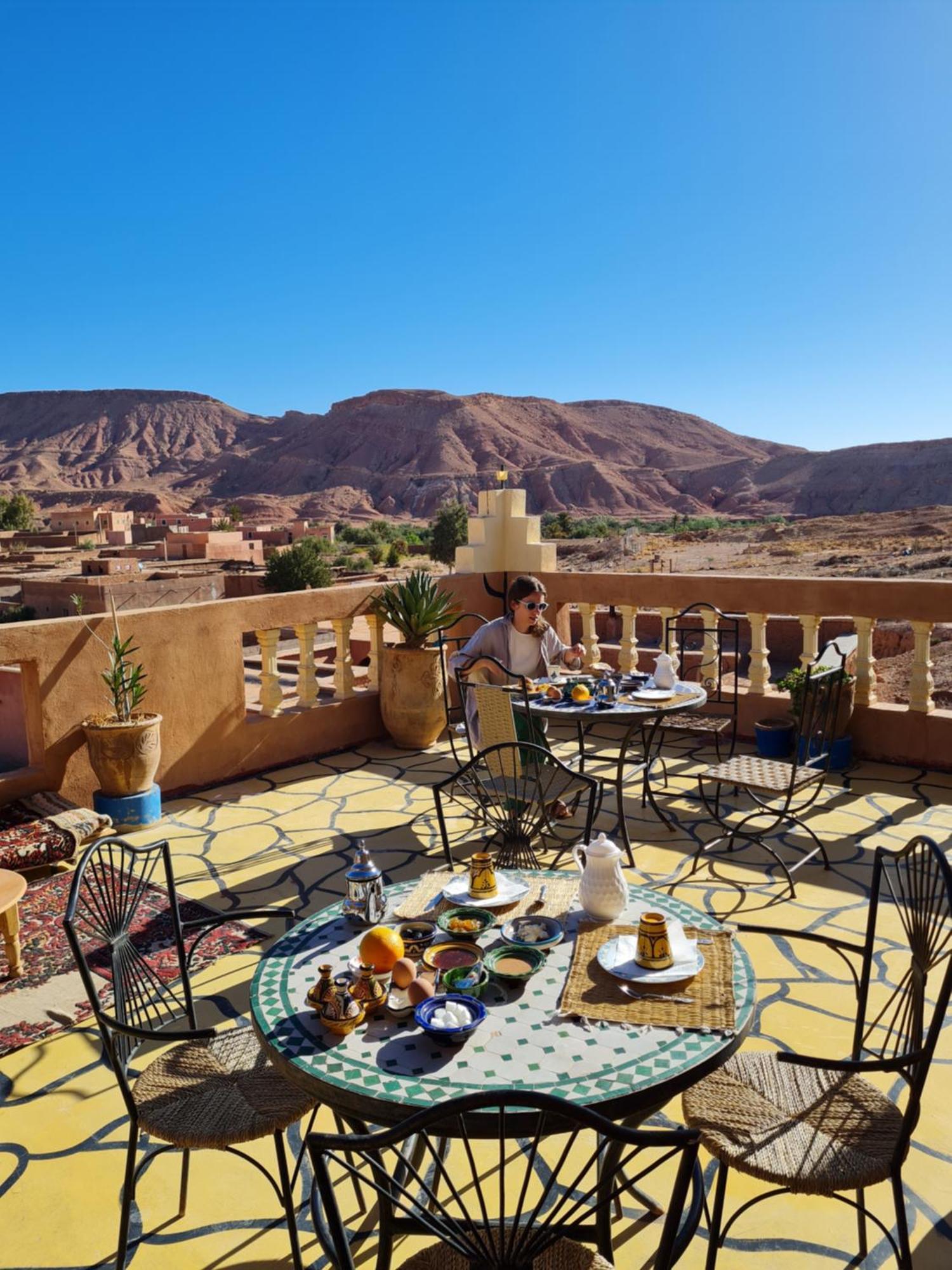 Riad Tigmi Du Soleil آيت بن حدو المظهر الخارجي الصورة