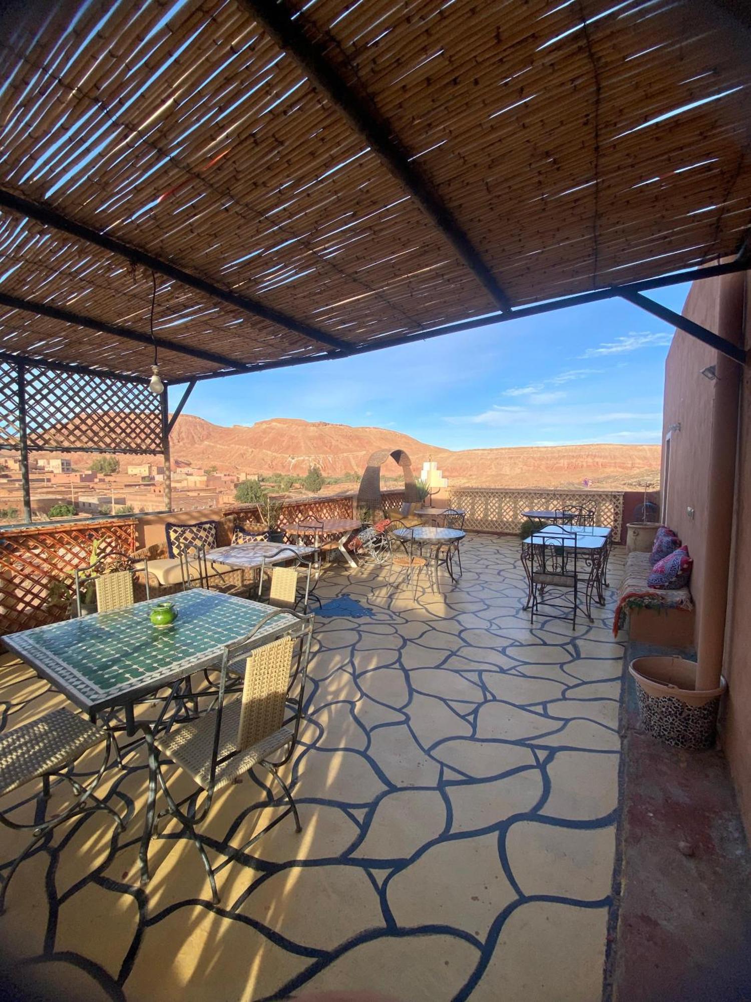 Riad Tigmi Du Soleil آيت بن حدو المظهر الخارجي الصورة