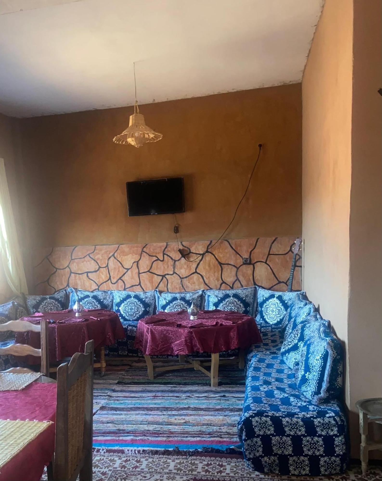Riad Tigmi Du Soleil آيت بن حدو المظهر الخارجي الصورة