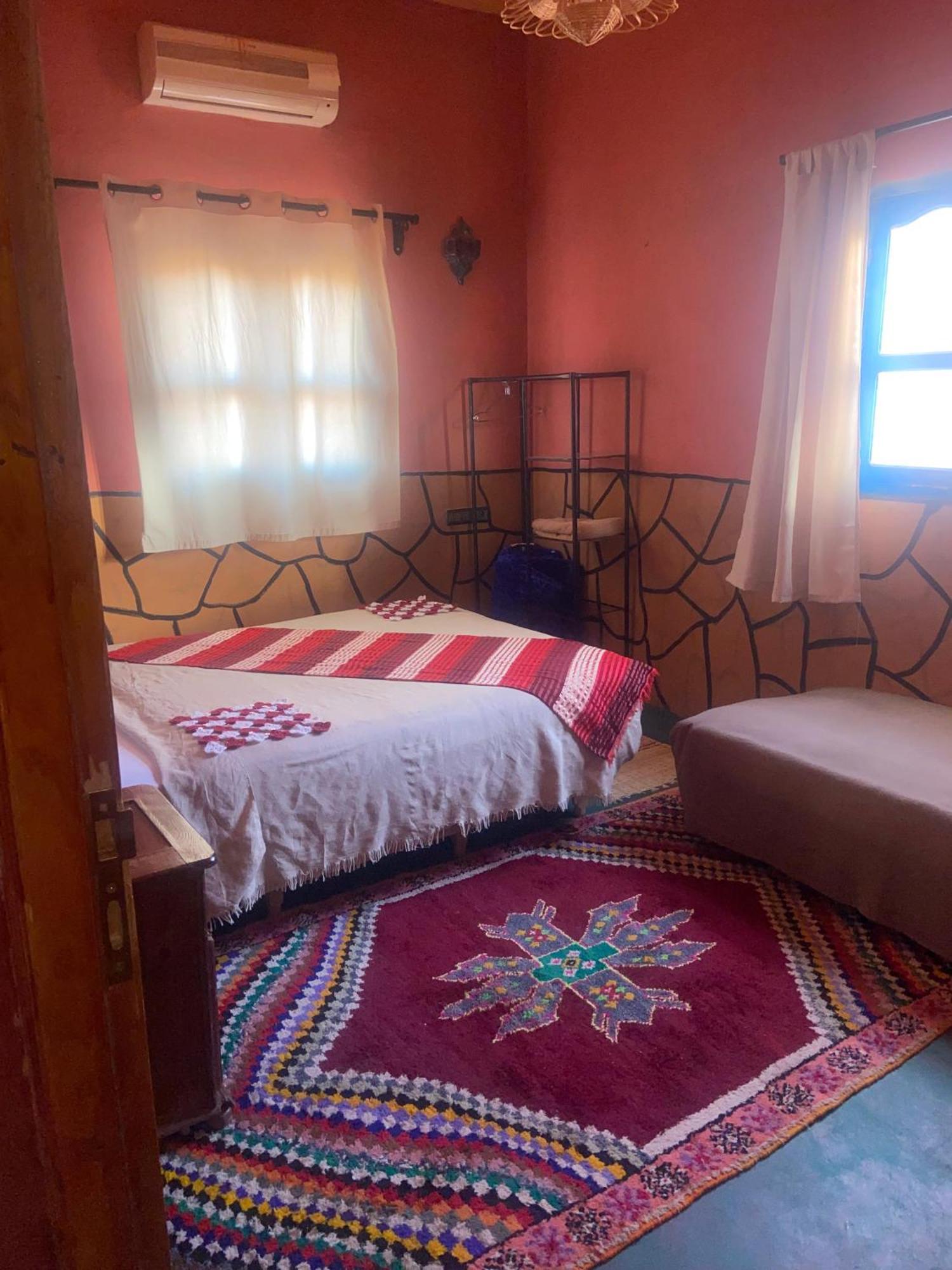 Riad Tigmi Du Soleil آيت بن حدو المظهر الخارجي الصورة
