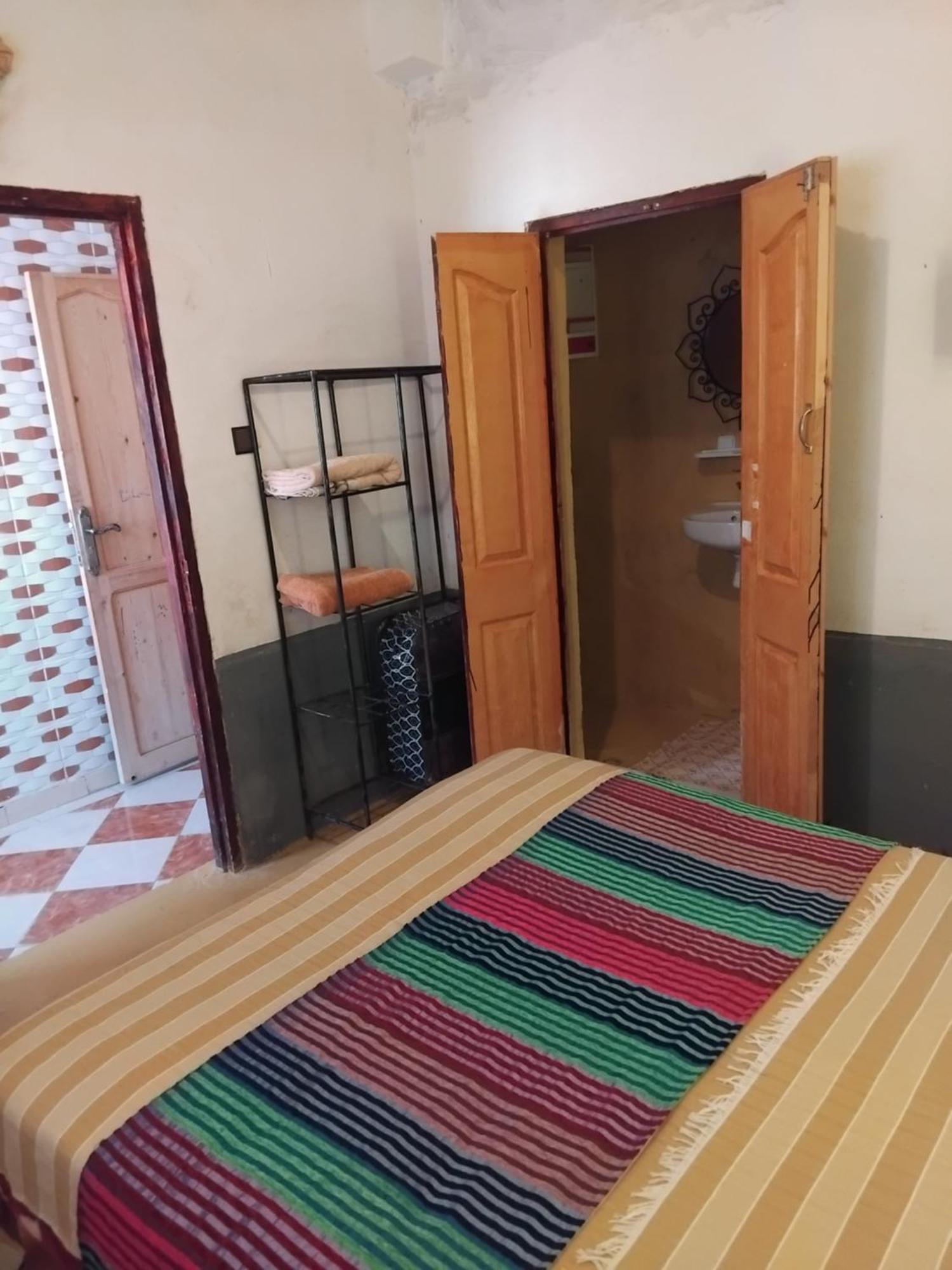 Riad Tigmi Du Soleil آيت بن حدو المظهر الخارجي الصورة