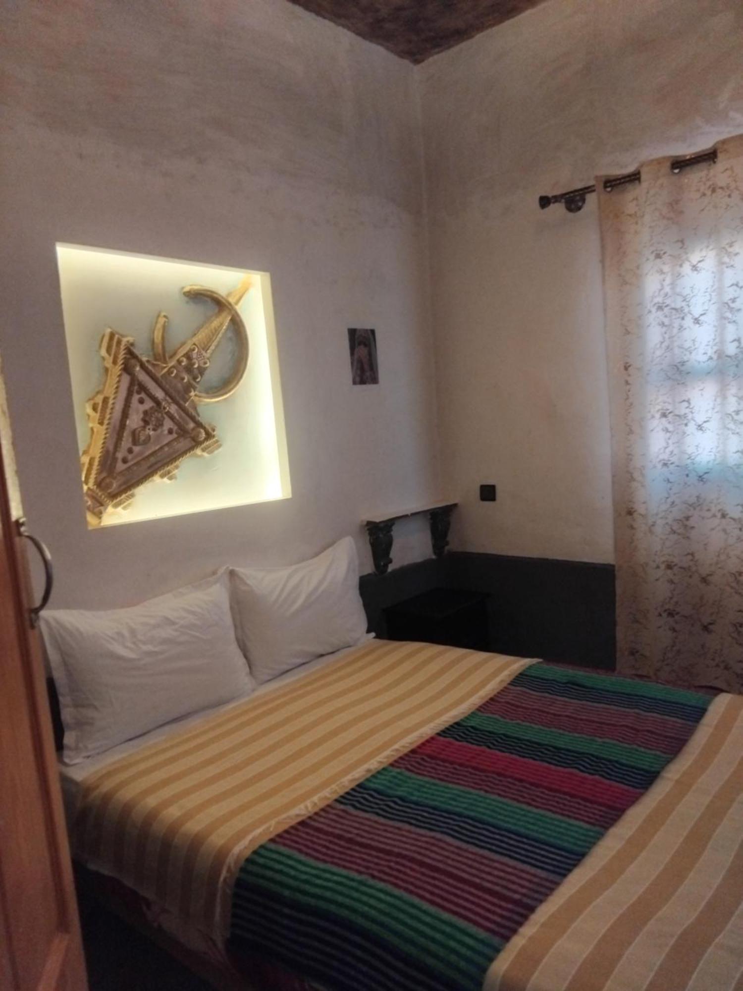 Riad Tigmi Du Soleil آيت بن حدو المظهر الخارجي الصورة